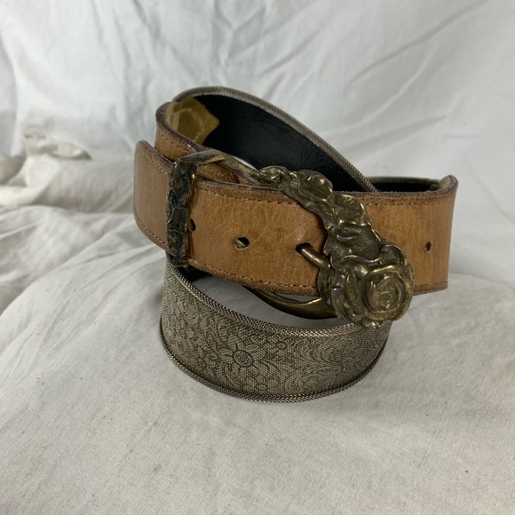 Awesome vintage  silver metallic mesh with brass tone belt x small - Picture 1 of 14